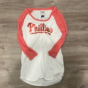 Phillies long sleeve shirt with Phillies on front size M